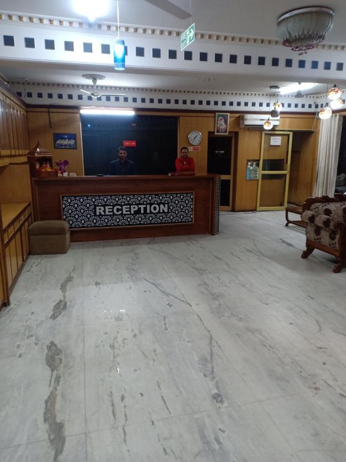 Hotel The Caves Near Igi Airport Nowe Delhi Zewnętrze zdjęcie