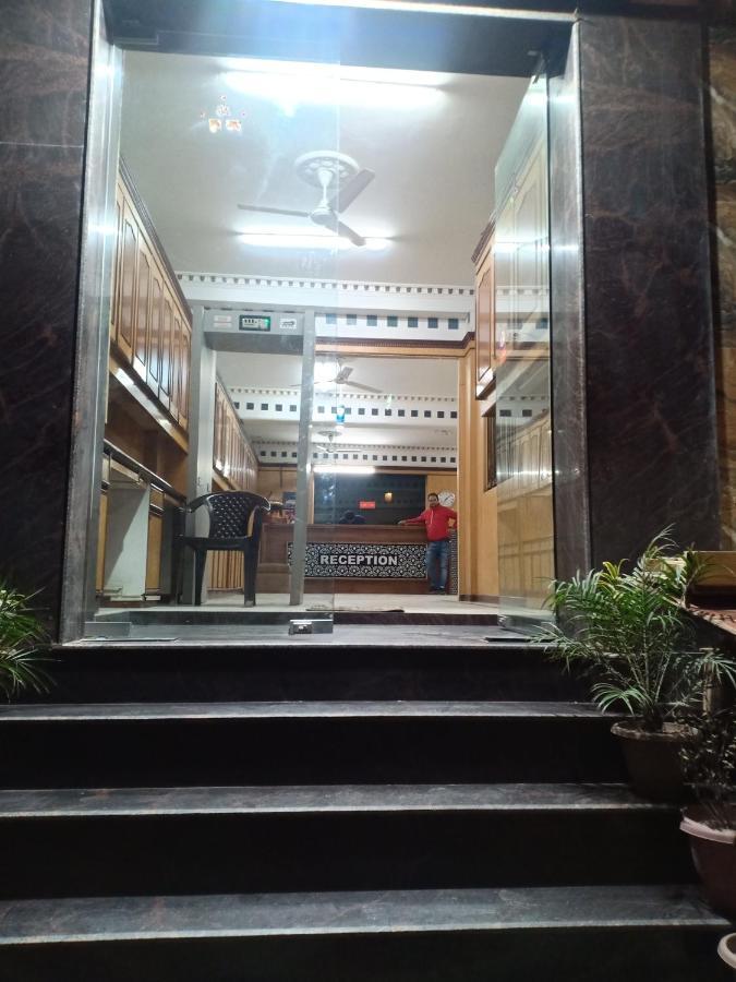 Hotel The Caves Near Igi Airport Nowe Delhi Zewnętrze zdjęcie